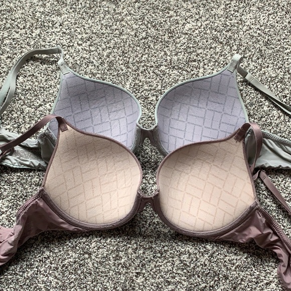 2 Perfect coverage Bras by VS - Picture 5 of 8